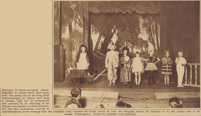 870232 Afbeelding van het kinderfeest van buurtvereeniging Nieuw Engeland, met een optreden van enkele kinderen, in het ...